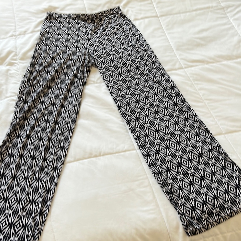 AB Studio wide leg high waist black & white patterned pants size S